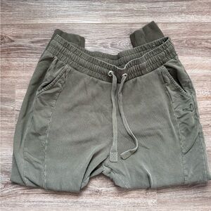 Puma Olive Green Ribbed Panel Jogger Sweatpants – Women’s Athletic Lounge